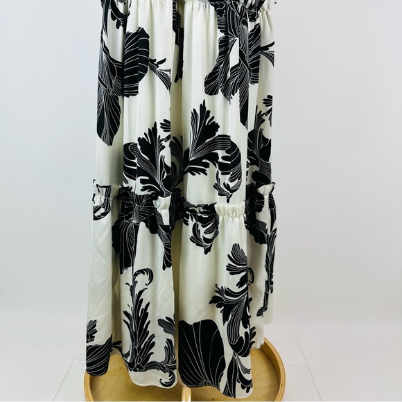 Express Black White Floral Maxi Dress Size Small - Picture 9 of 10